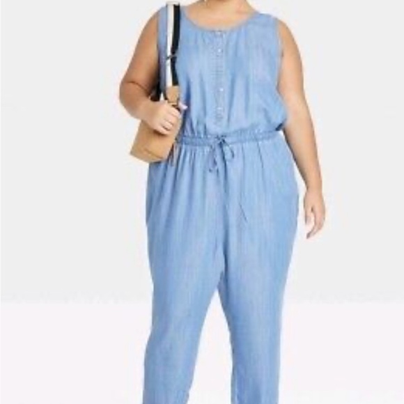 Women's Sleeveless Jumpsuit -
Knox Rose - Picture 6 of 9